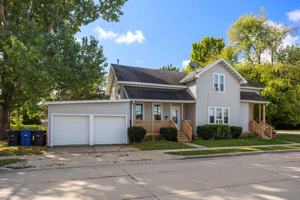 featured image of 1400 Knapp St