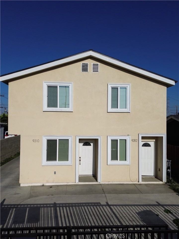 9312 Pace Ave - Photo 2 of 23