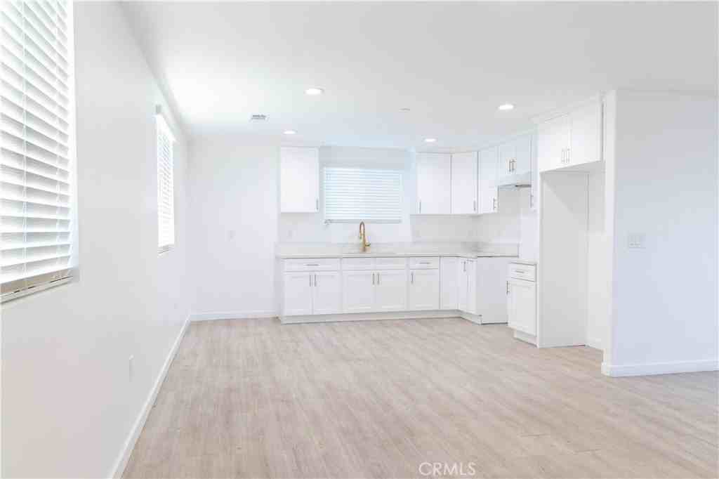 9312 Pace Ave - Photo 7 of 23