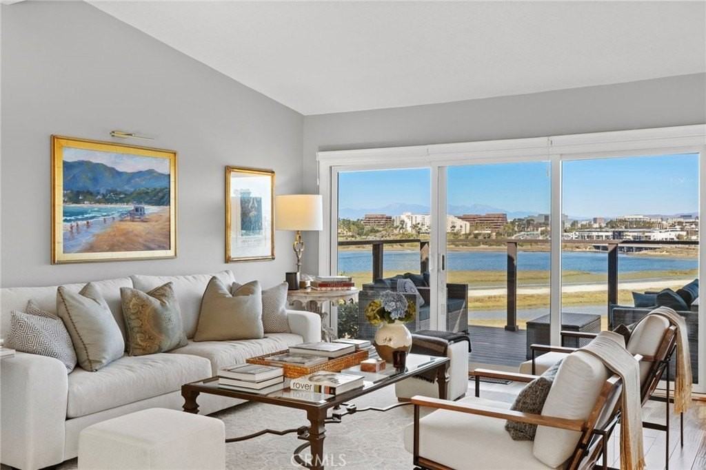 2981 Quedada - Photo 3 of 31