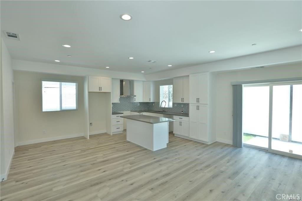 7524 Purdy Ave - Photo 3 of 23