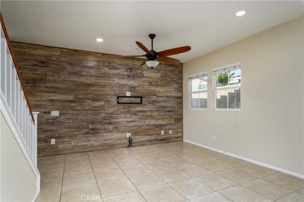 16442 El Revino Dr - Photo 4 of 37