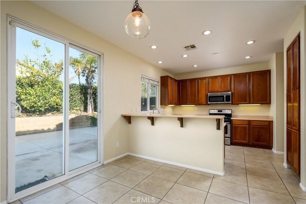 16442 El Revino Dr - Photo 6 of 37