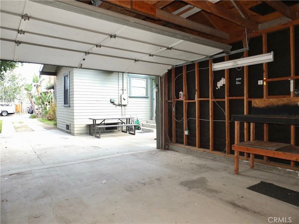 3620 E 6th St - Photo 7 of 30