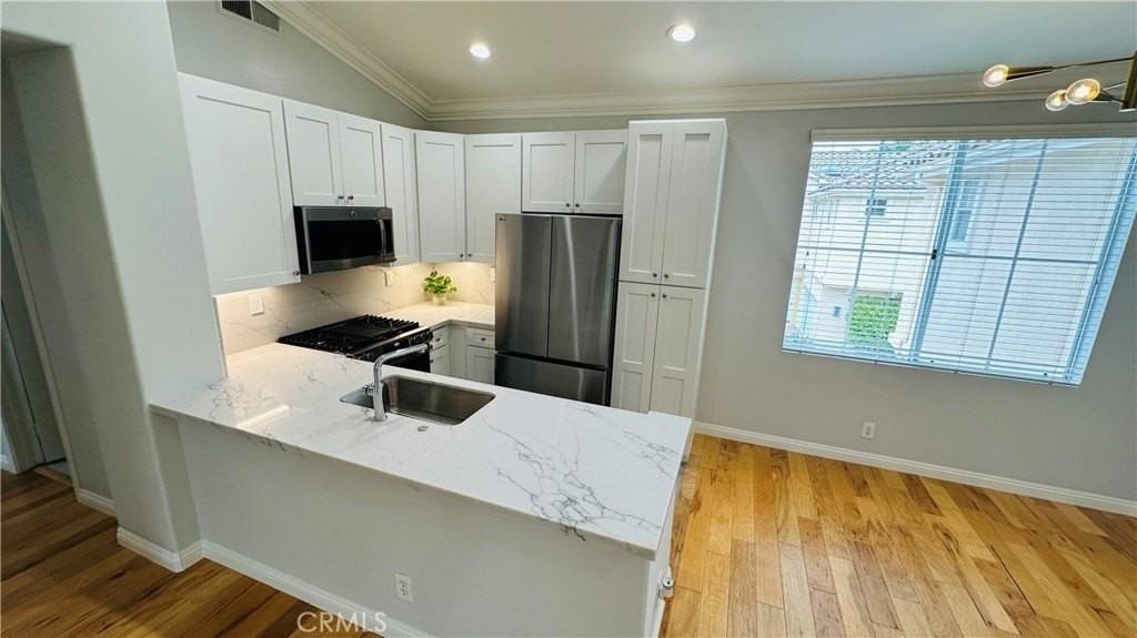 802 Marinella Aisle - Photo 2 of 21