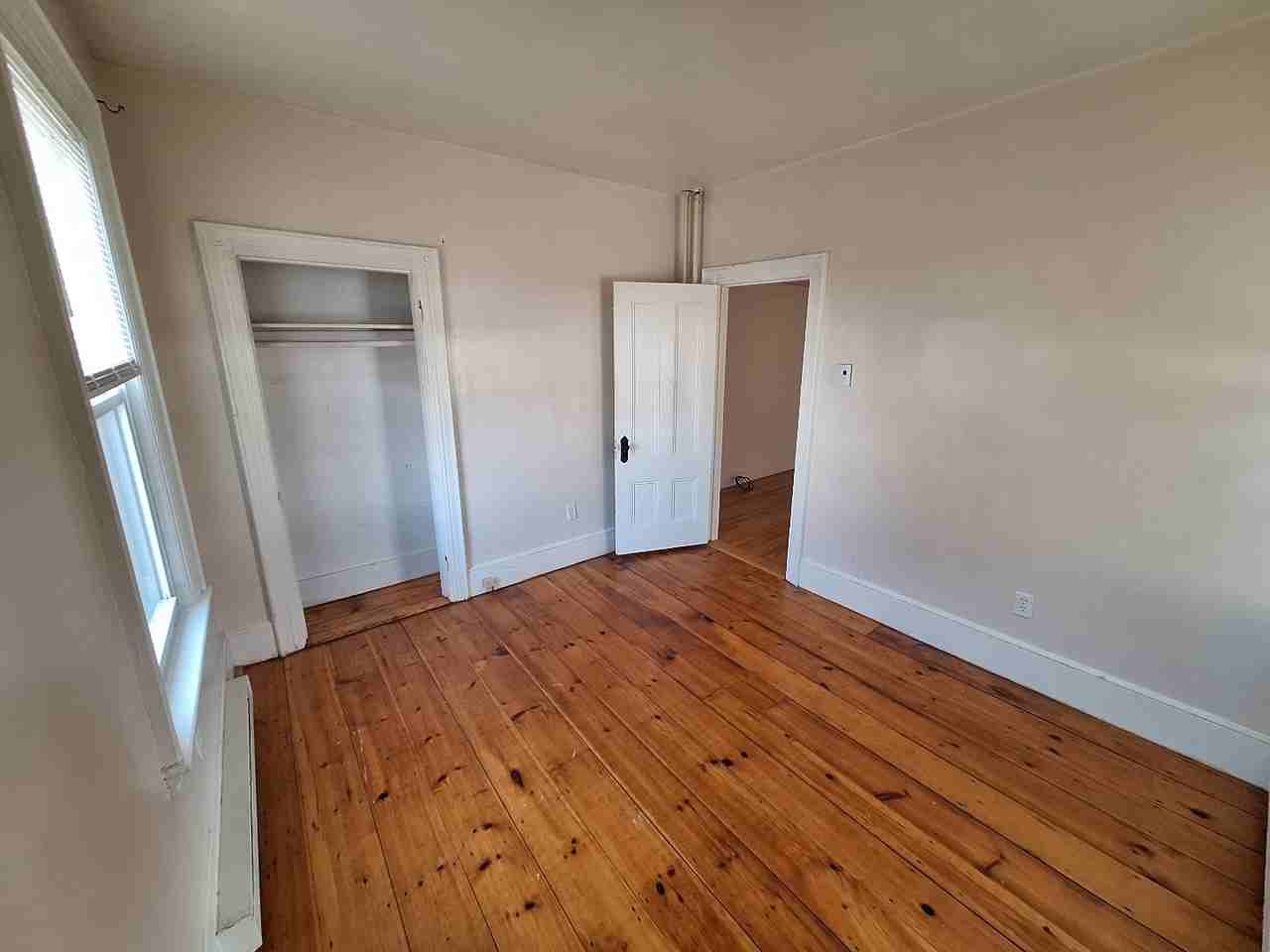 19 Robinson St - Photo 4 of 8