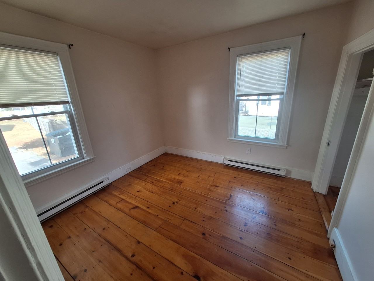 19 Robinson St - Photo 5 of 8