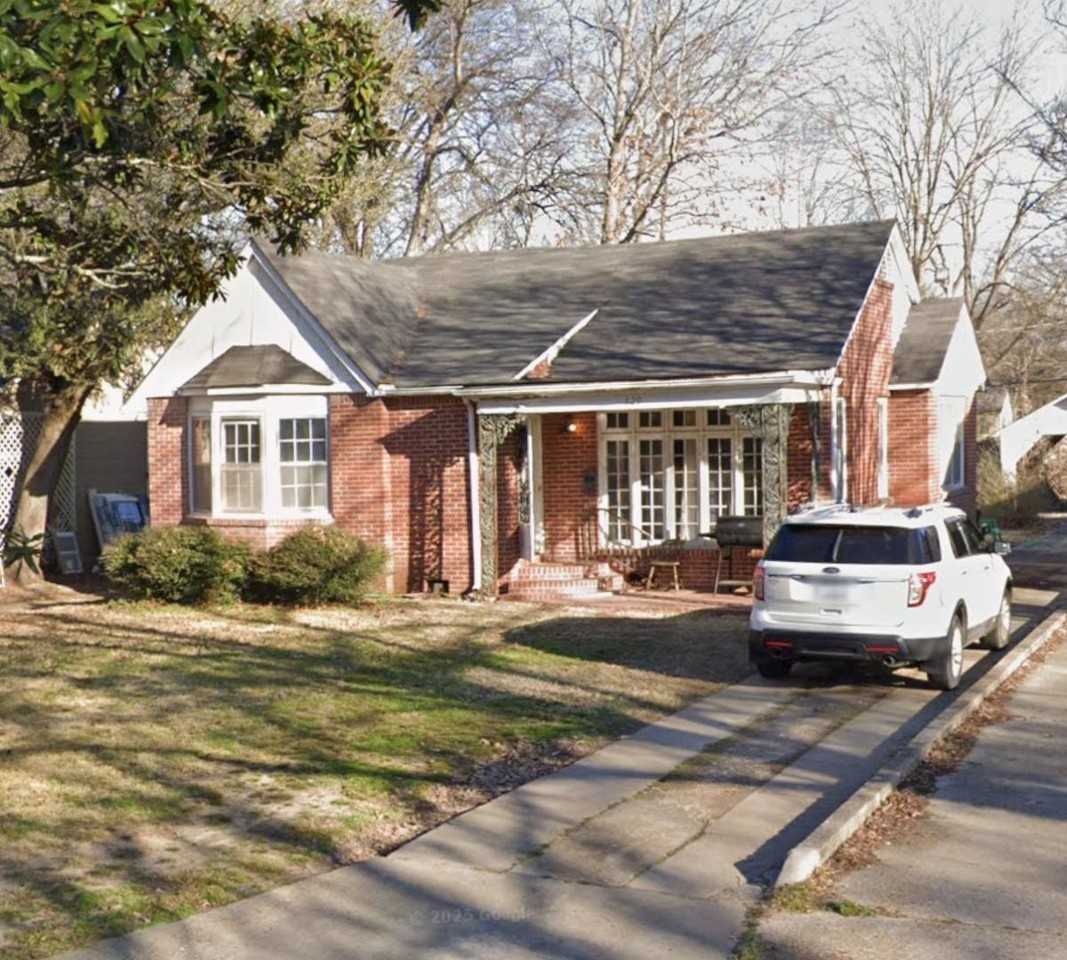 629 Catalpa St - Photo 2 of 20