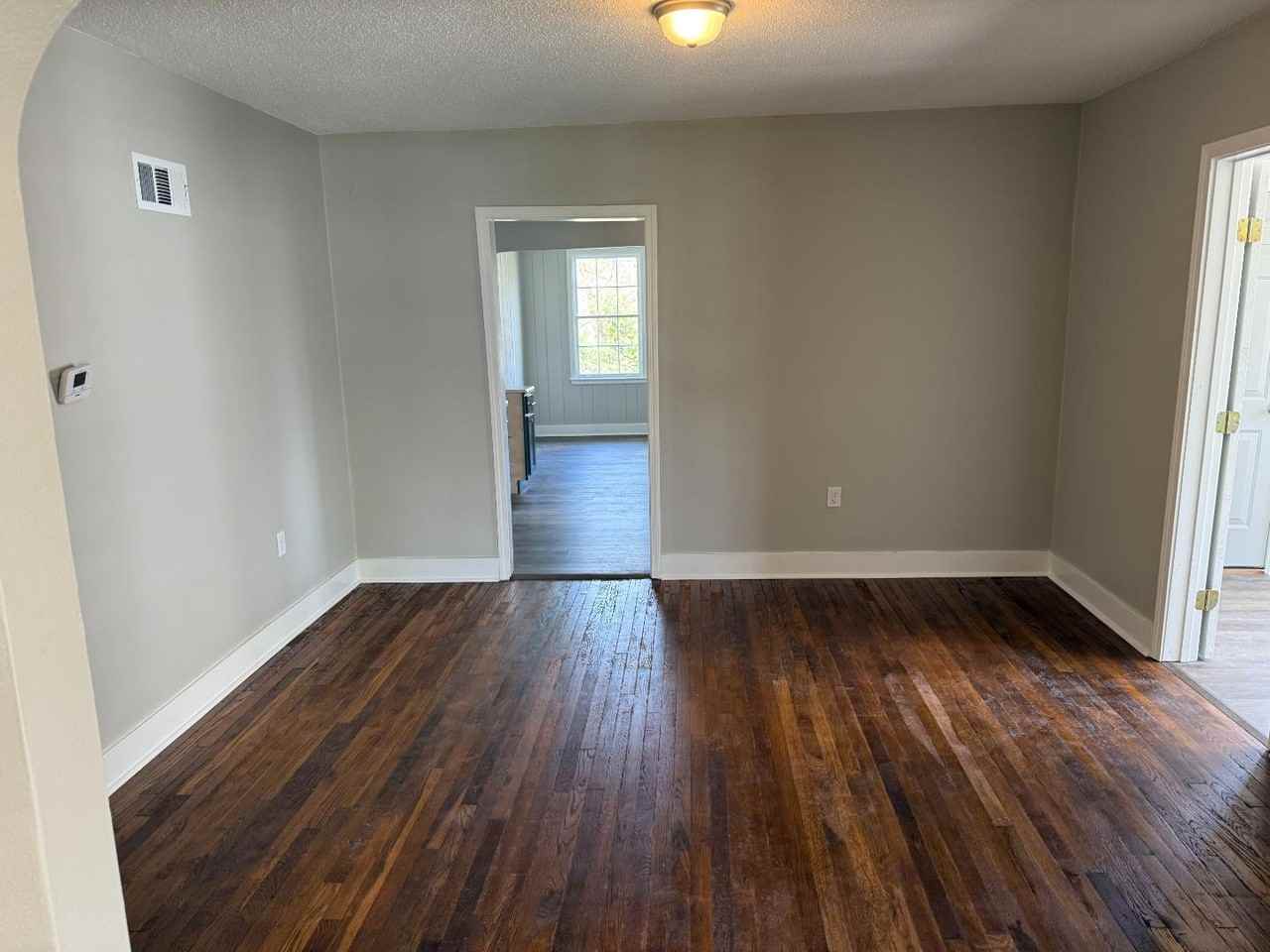 629 Catalpa St - Photo 7 of 20