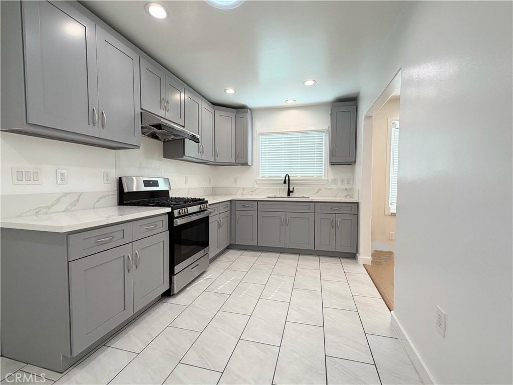 111 E Newby Ave - Photo 6 of 19