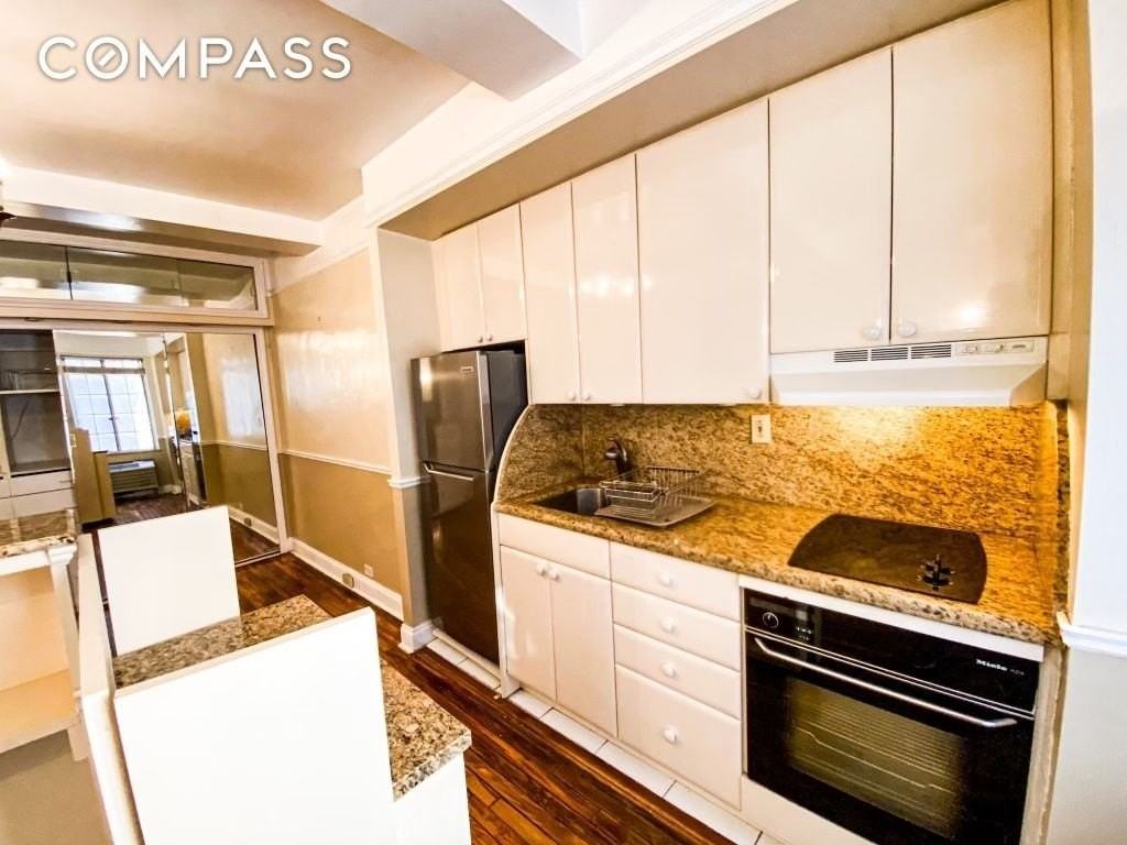 45 Tudor City Pl #1709 - Photo 5 of 7