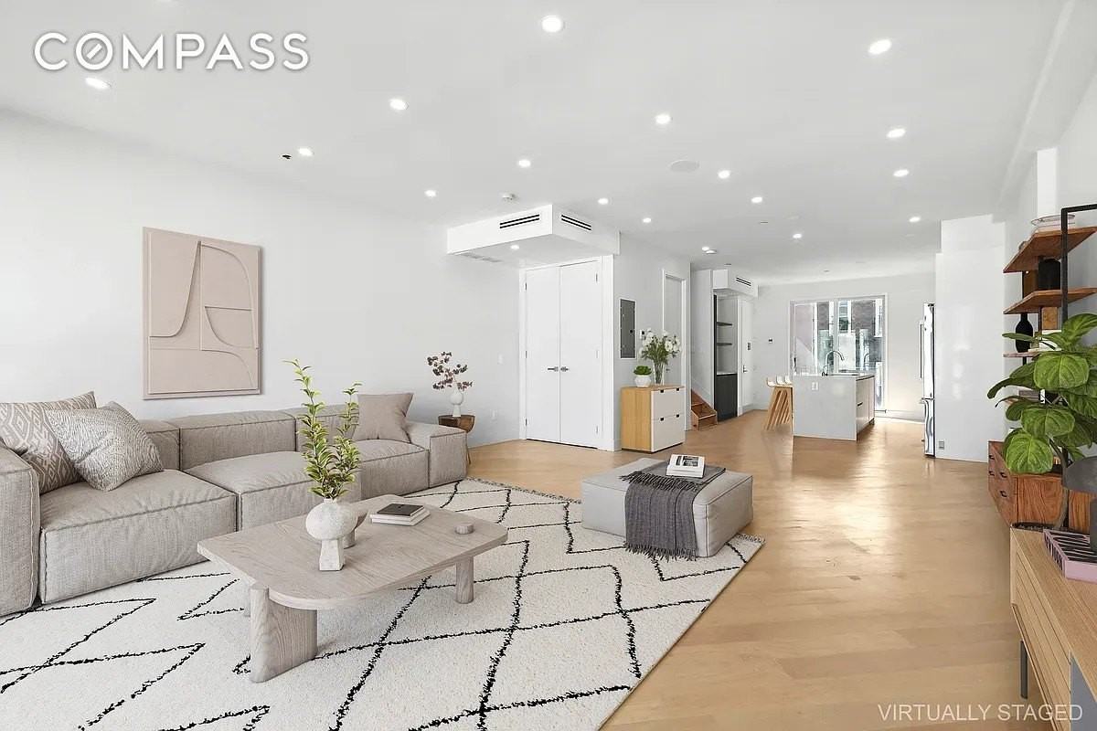 483 Hart St #PH - Photo 2 of 16