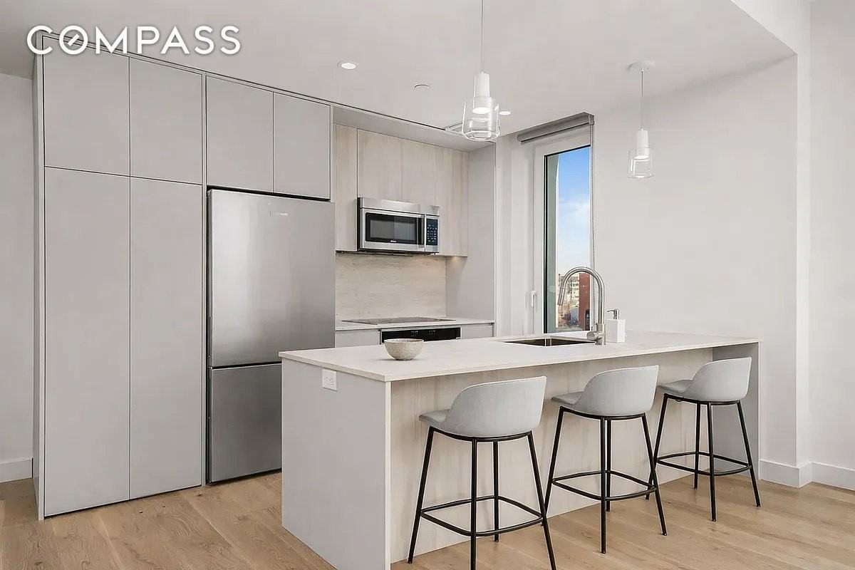 130 2nd St #7D - Photo 3 of 18