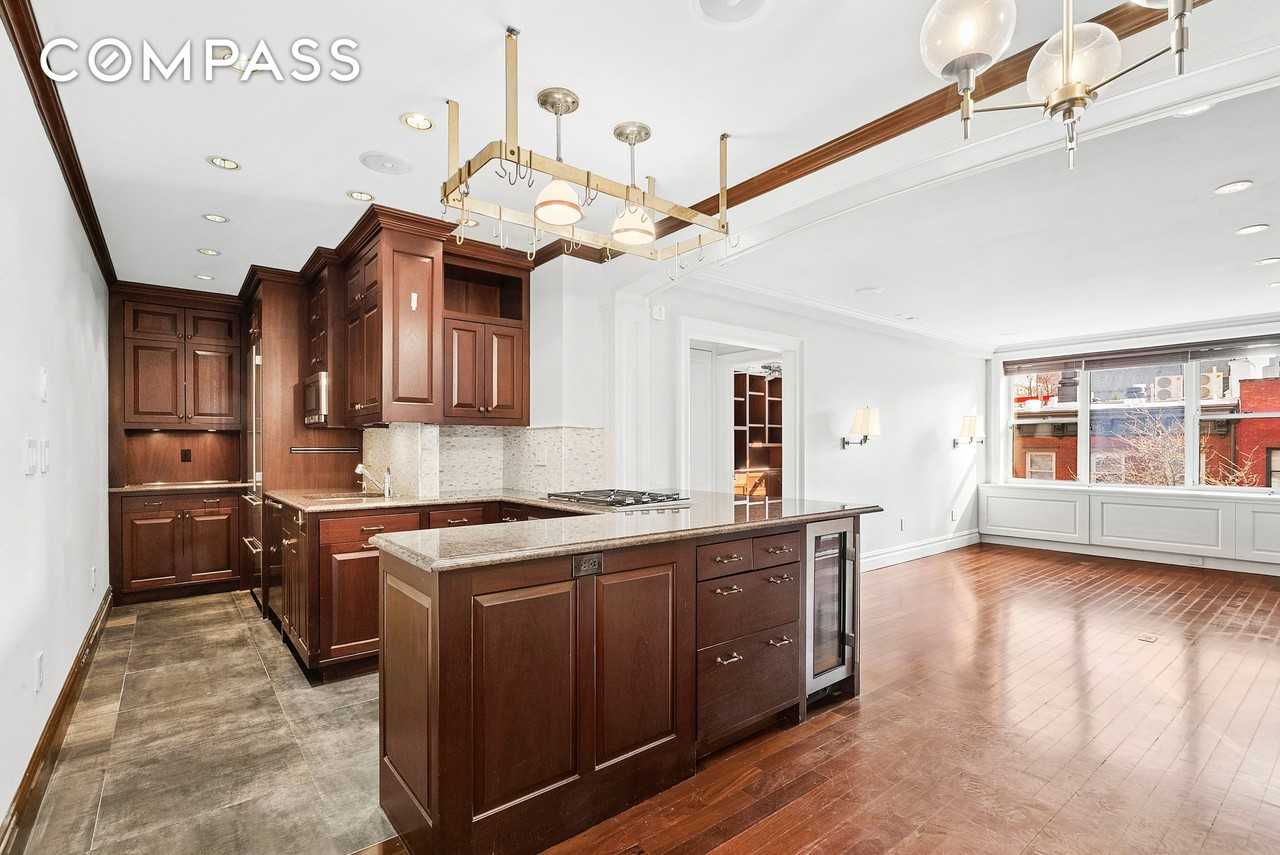 211 E 18th St #4RS - Photo 2 of 9