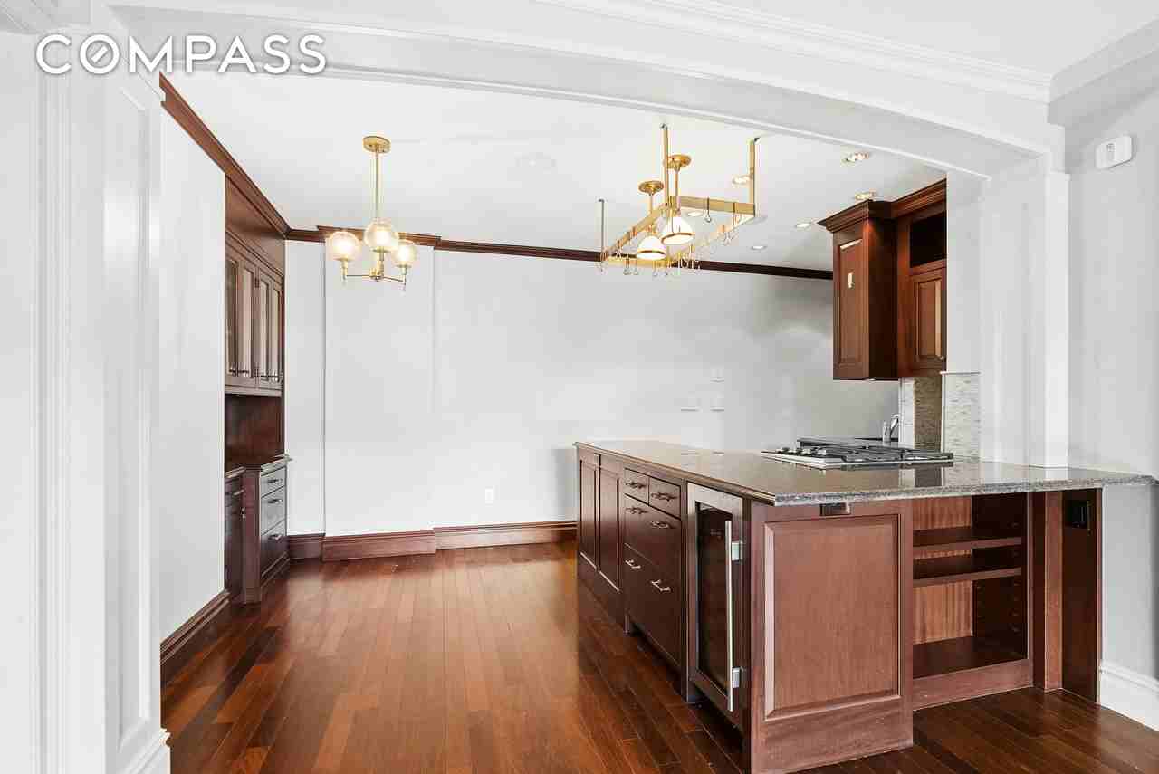 211 E 18th St #4RS - Photo 3 of 9