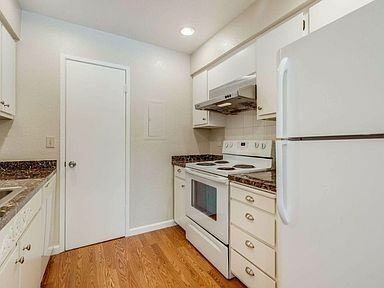 5486 Sean Cir #28 - Photo 4 of 23