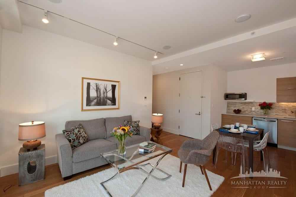 Sullivan Pl #4Q - Photo 5 of 9