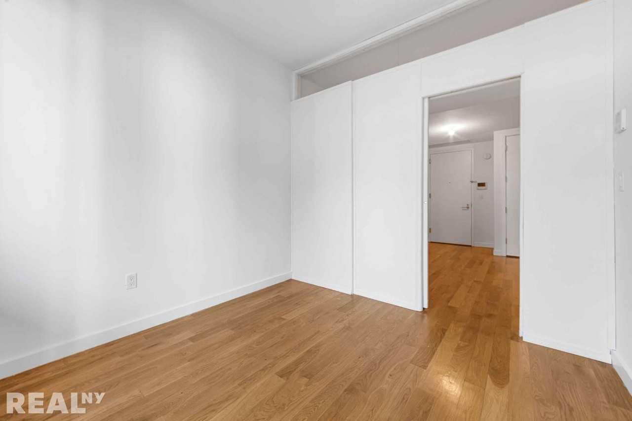 Noll St #205 - Photo 2 of 9