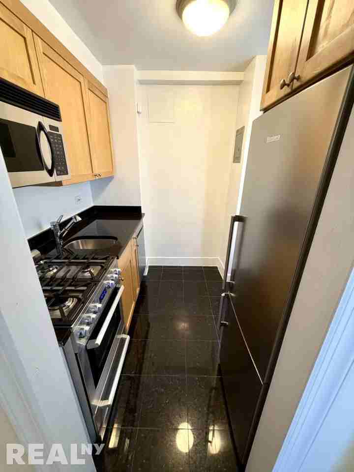 Christopher St #4N - Photo 3 of 7