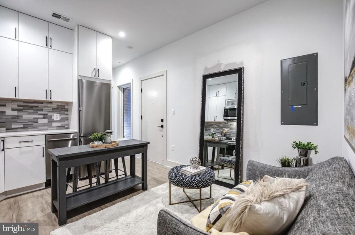 256 15th St Se Unit 3 - Photo 6 of 24