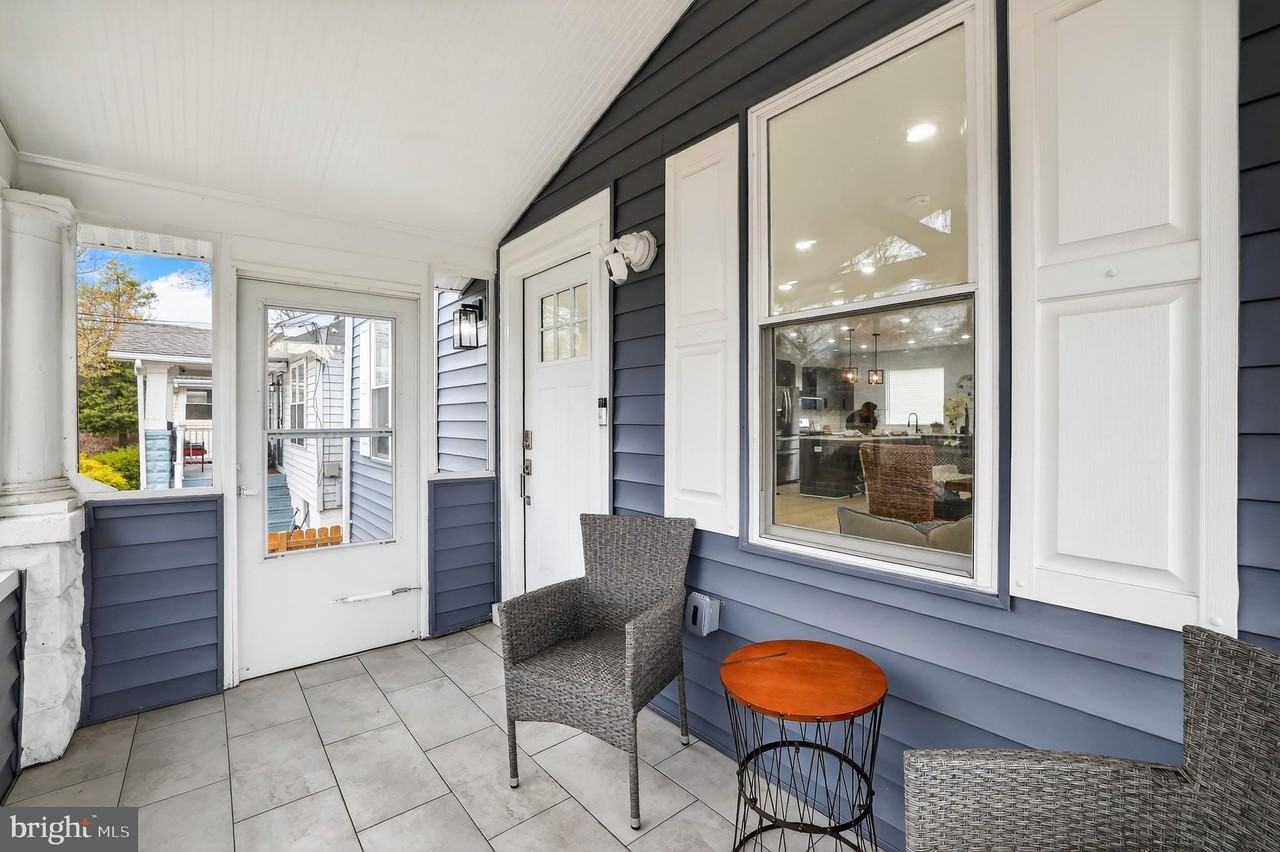 2932 Yost Pl Ne - Photo 2 of 49