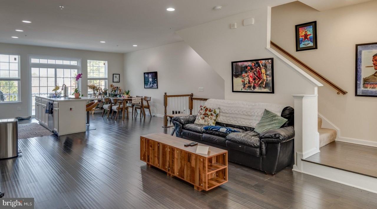 43688 Winterberry Way - Photo 4 of 27