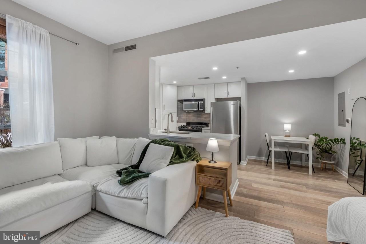 1021 N Garfield St Unit B35 - Photo 3 of 41