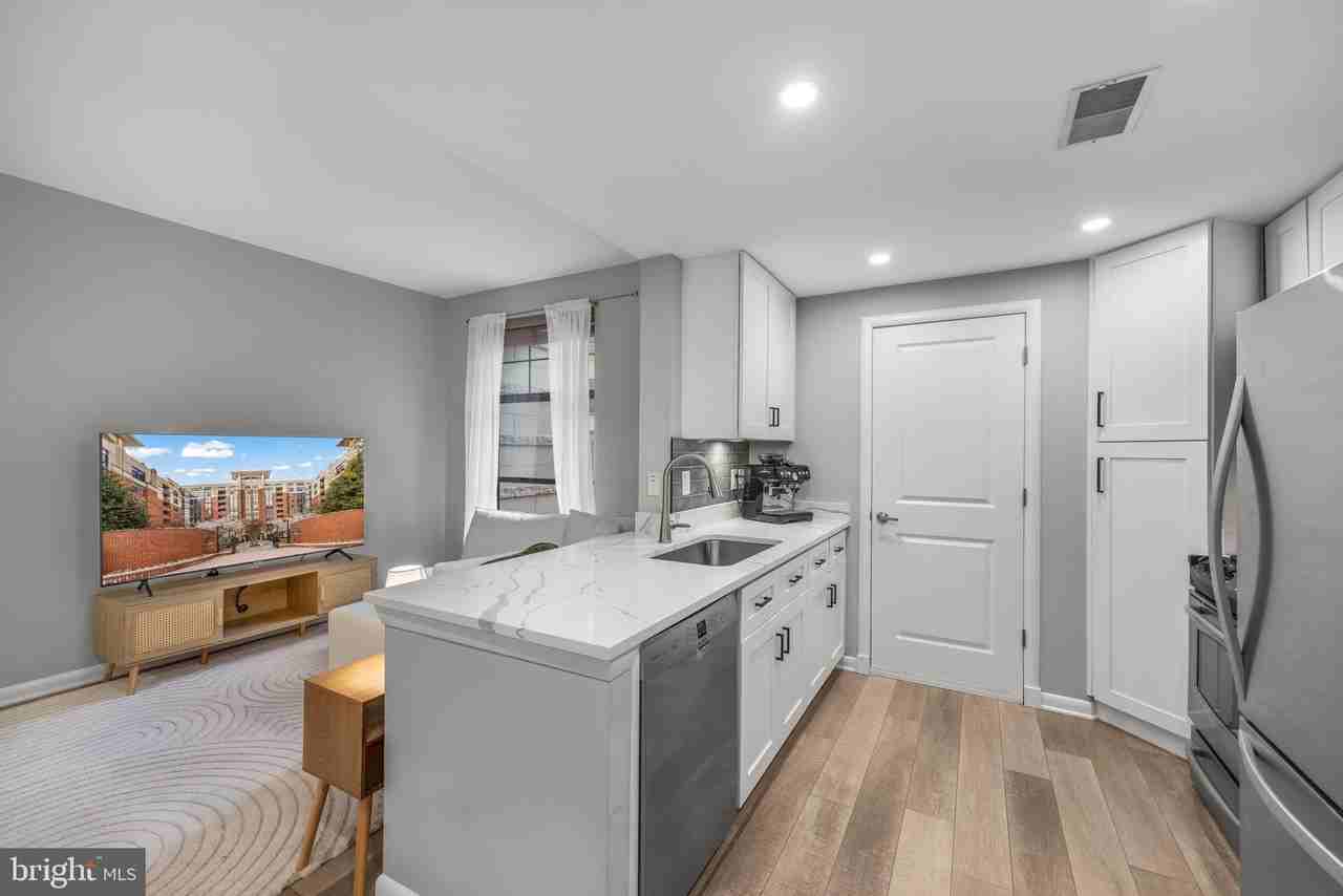 1021 N Garfield St Unit B35 - Photo 6 of 41