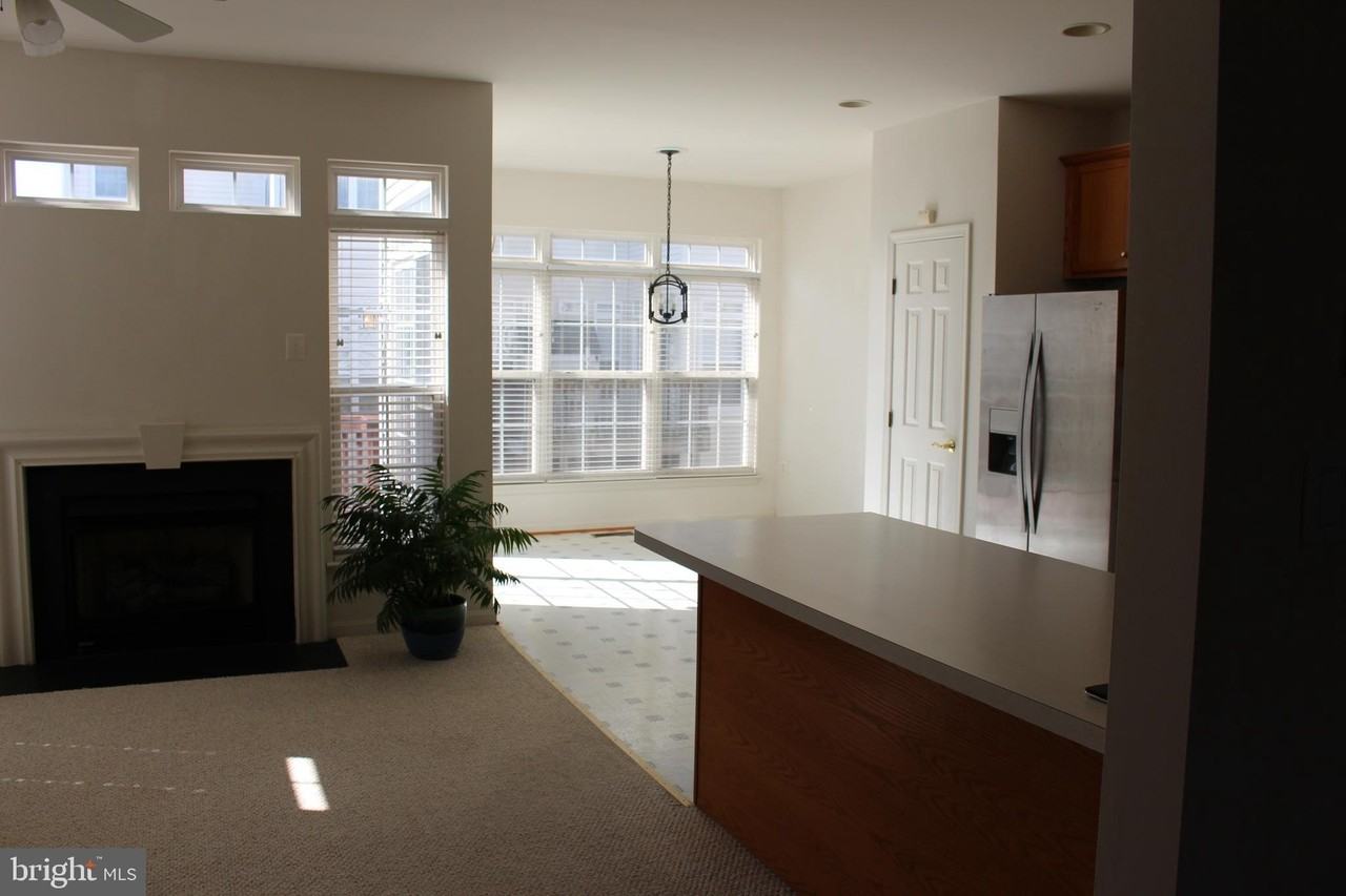 7337 Oldham Leeds Way - Photo 4 of 16