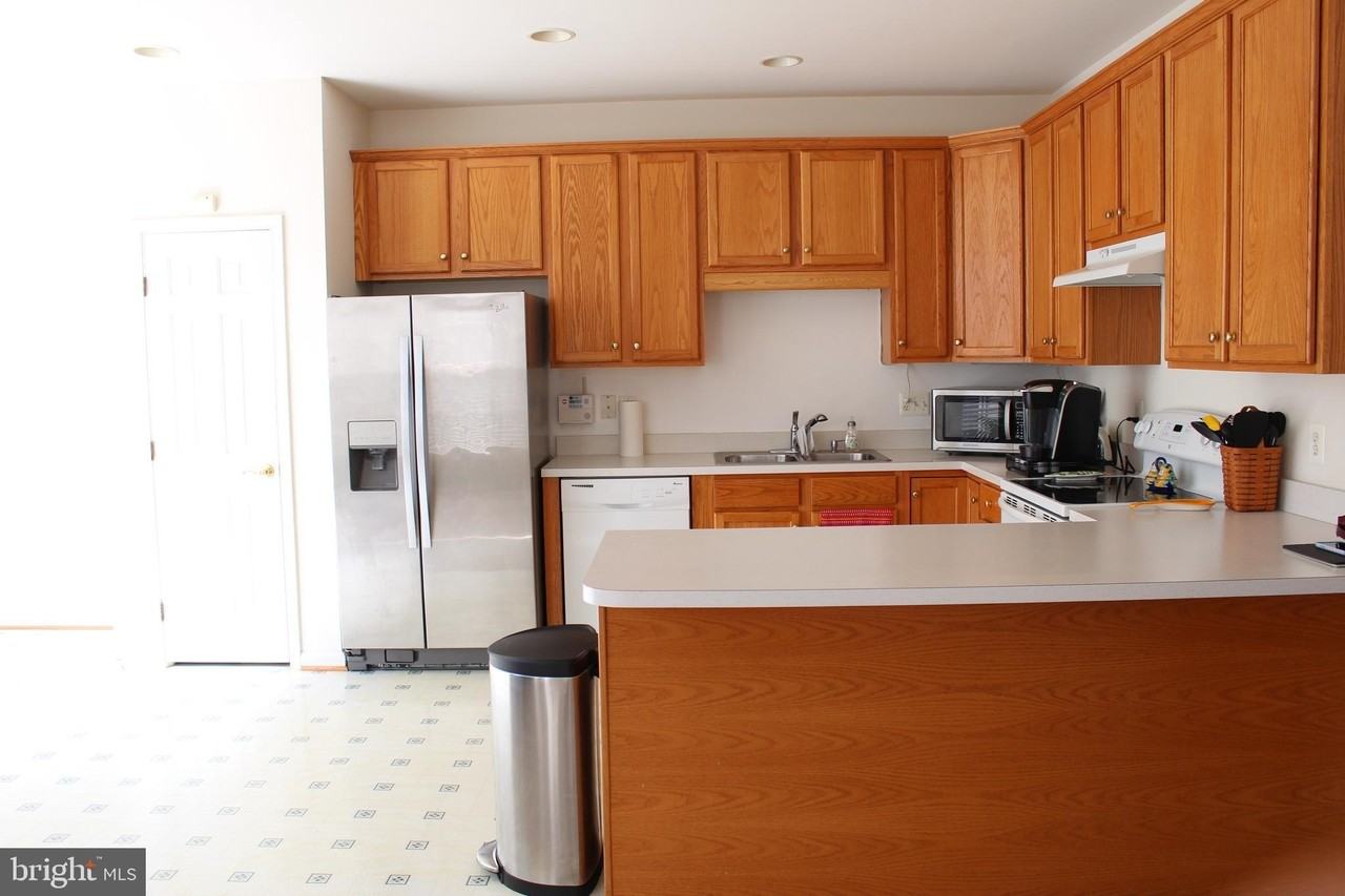 7337 Oldham Leeds Way - Photo 5 of 16