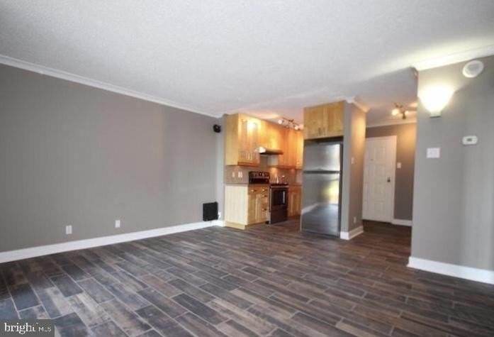 6800 Fleetwood Rd Apt 214 - Photo 3 of 22