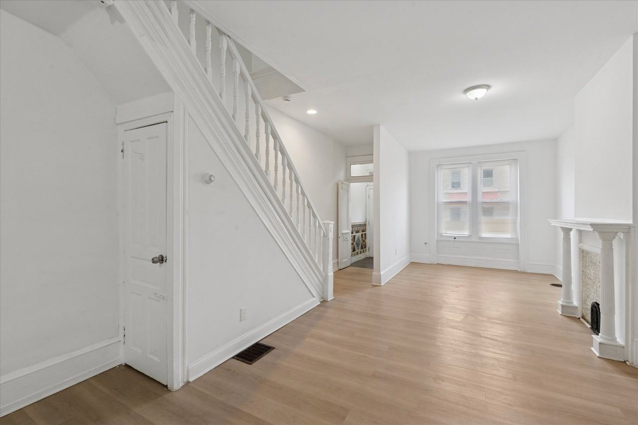 2054 W Glenwood Ave #1 - Photo 7 of 27
