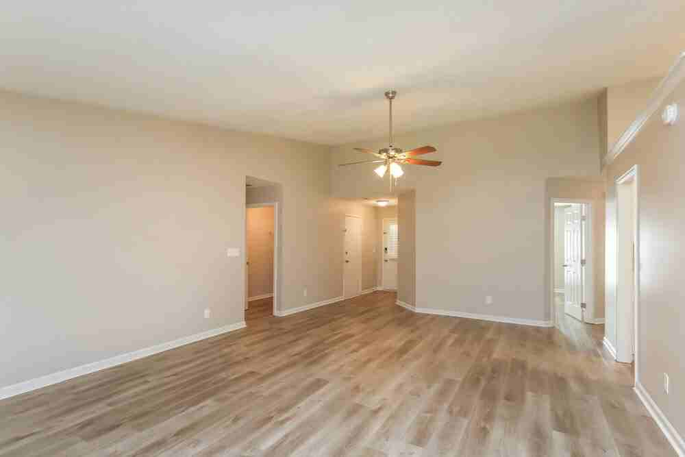 1282 Bailing Dr - Photo 4 of 16