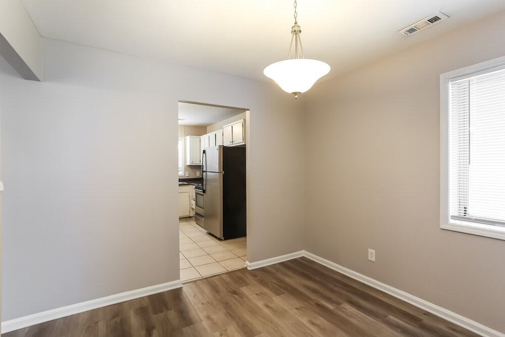 1550 Flicker Rd - Photo 5 of 16