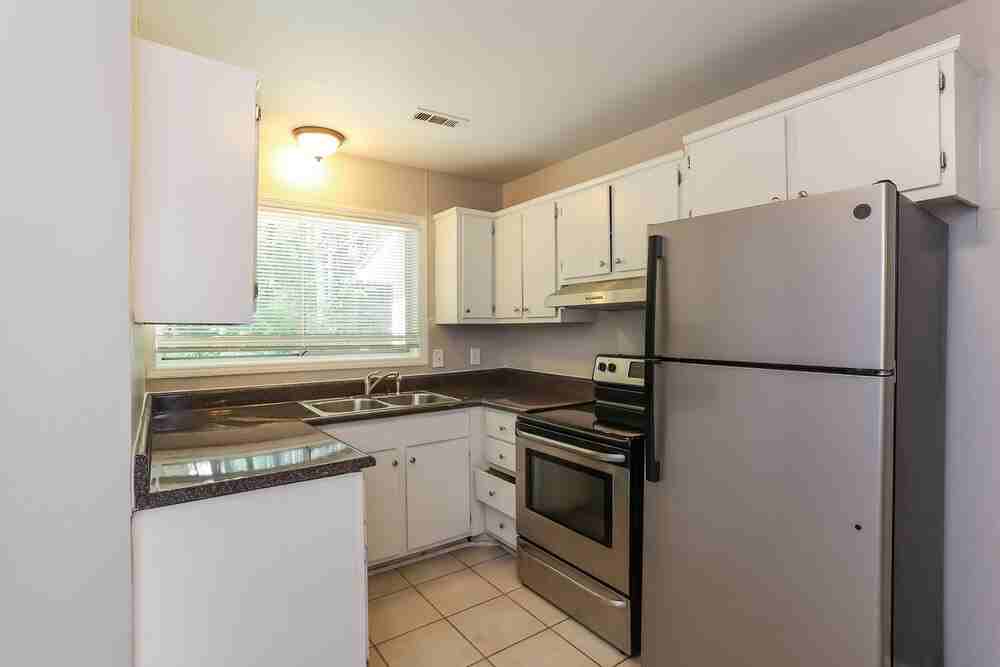 1550 Flicker Rd - Photo 7 of 16