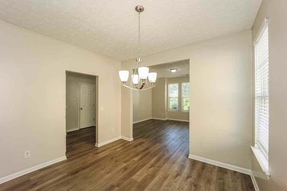 4541 Parkway Cir - Photo 7 of 17