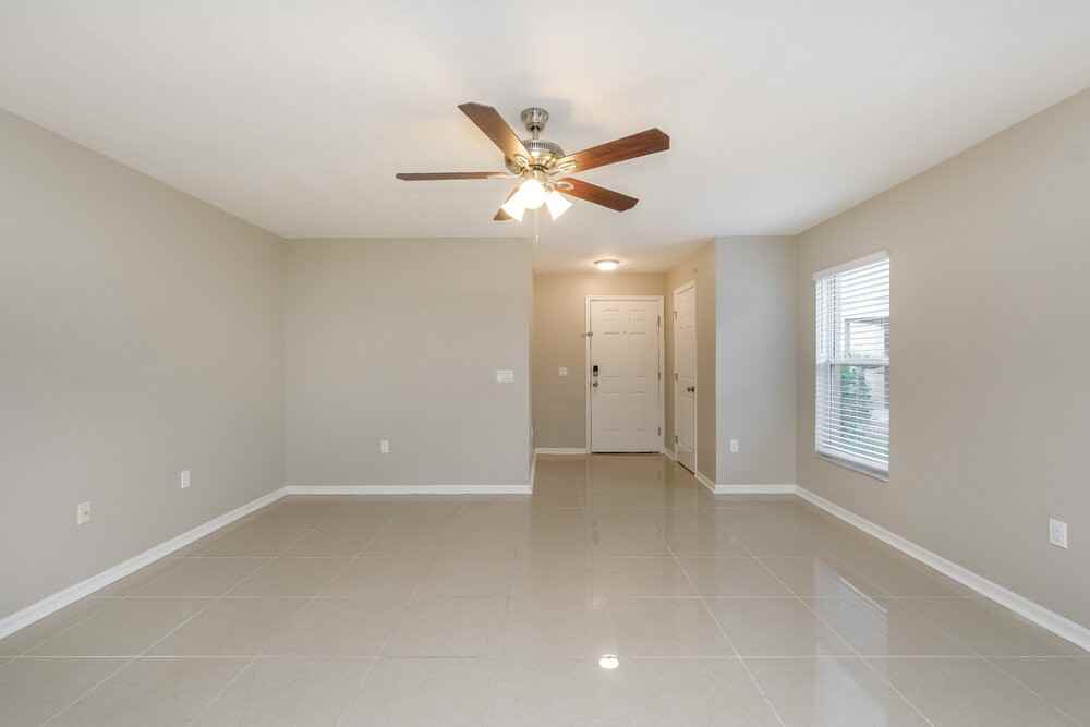 11821 Mango Cross Ct - Photo 4 of 17