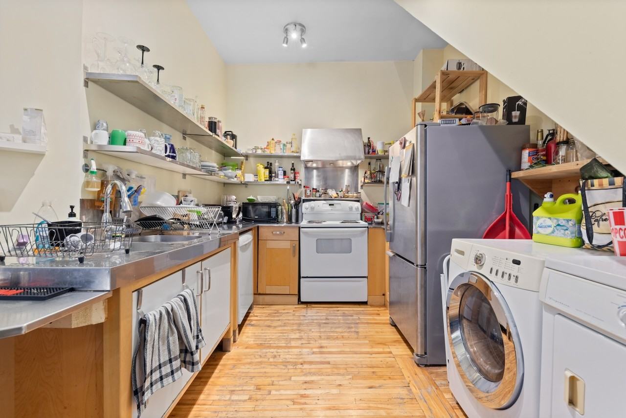 56 Avenue du Mont-Royal Est #1 - Photo 3 of 12