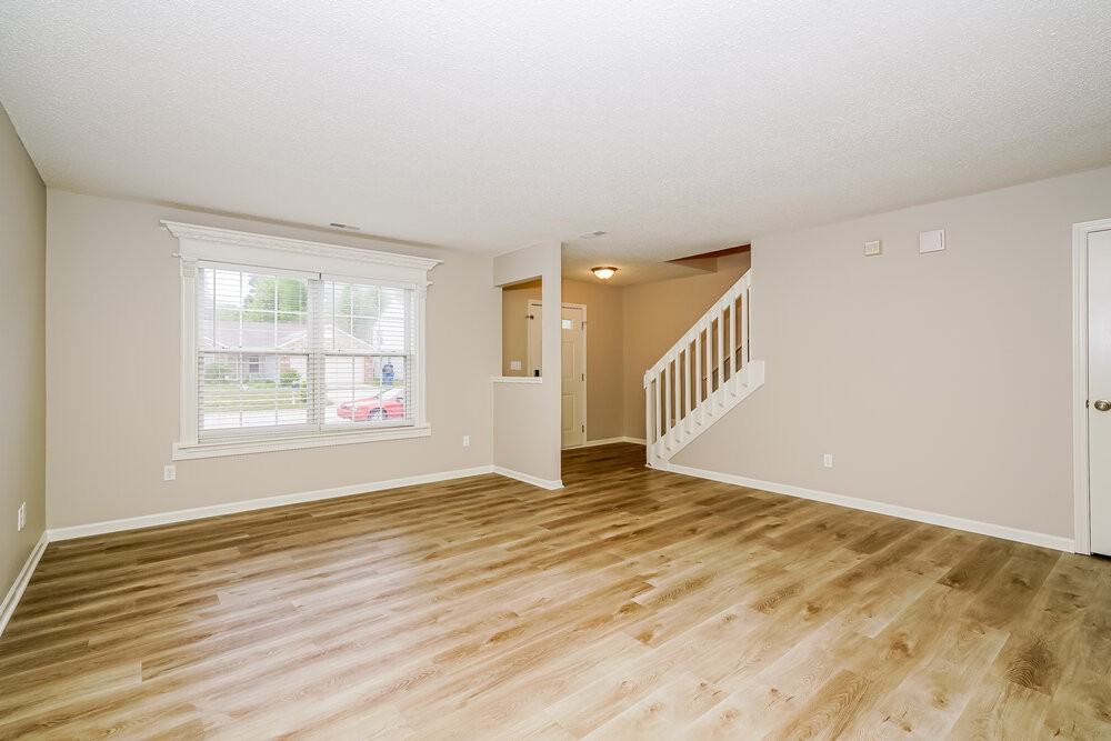 9005 Lighthorse Dr - Photo 4 of 17