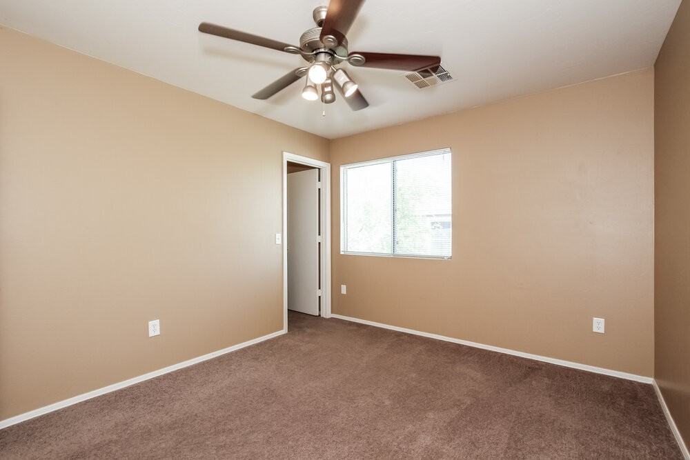 13519 W San Juan Ct - Photo 6 of 17