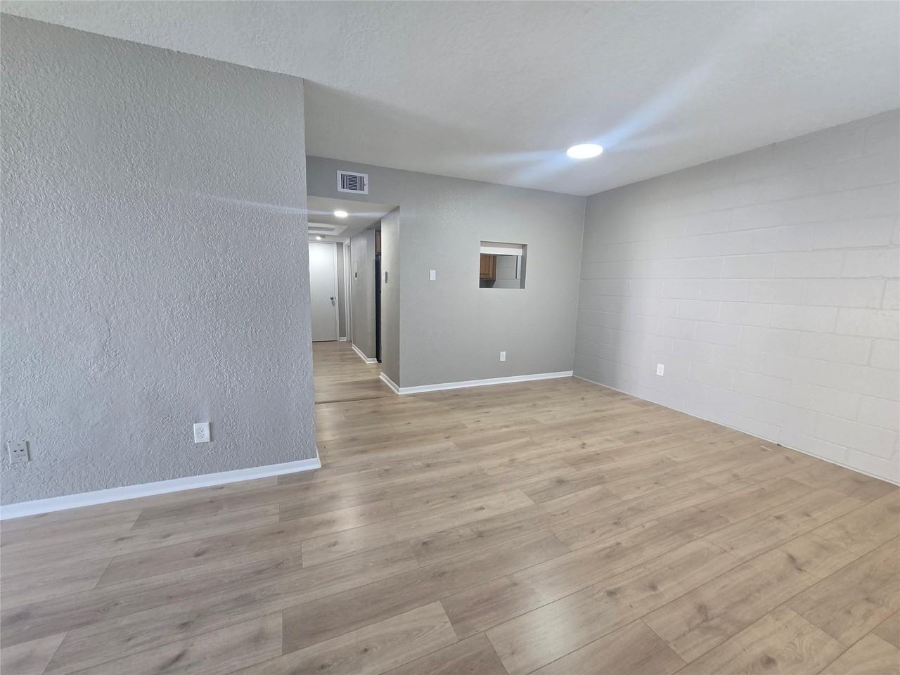 4217 Sealy Ave - Photo 4 of 15