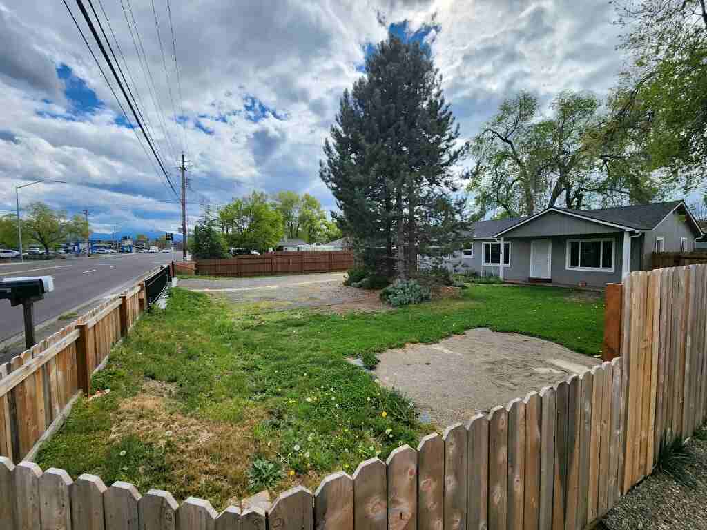 2411 Crater Lake Ave #1 - Photo 7 of 9