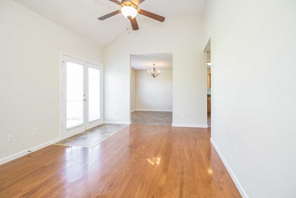 1533 Passage Dr - Photo 3 of 15