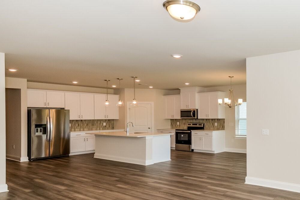 3627 Mathewson Way - Photo 6 of 16