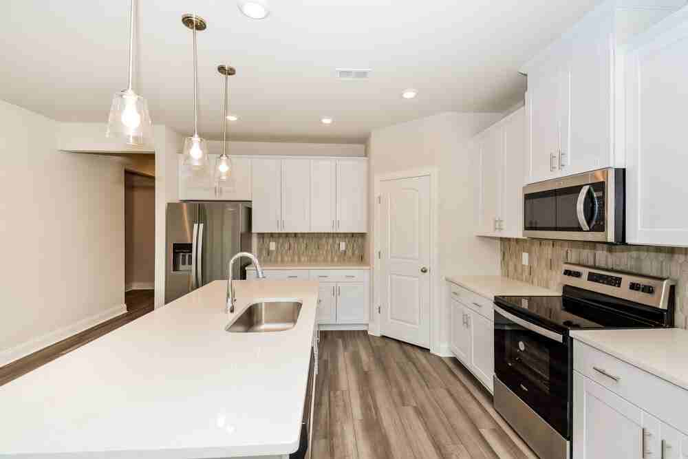 3627 Mathewson Way - Photo 7 of 16