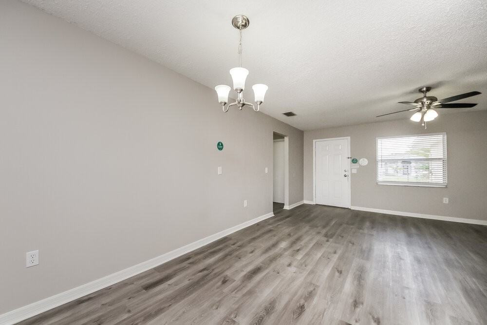 242 Cheshire Ct - Photo 5 of 15