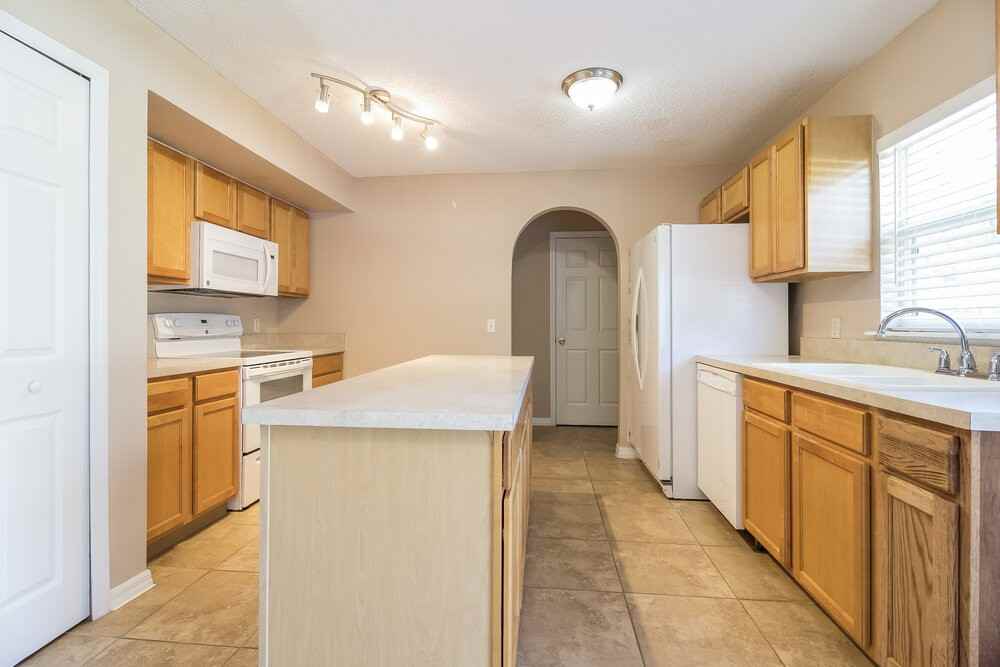 1113 Benan Ct - Photo 5 of 14