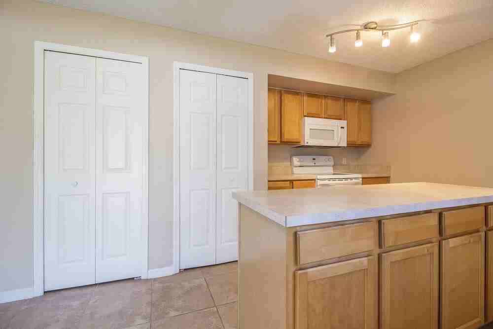 1113 Benan Ct - Photo 6 of 14