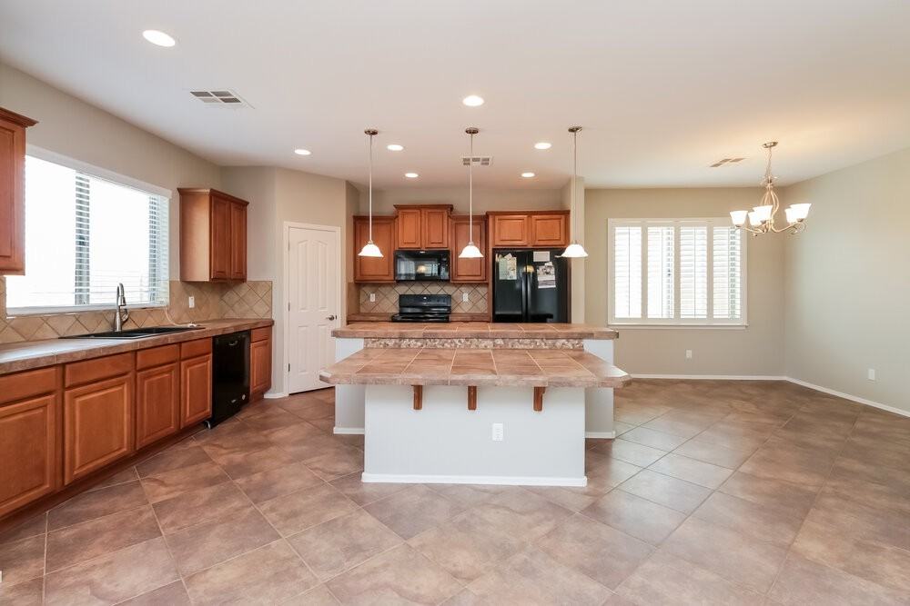 4056 E Alamo St - Photo 4 of 16