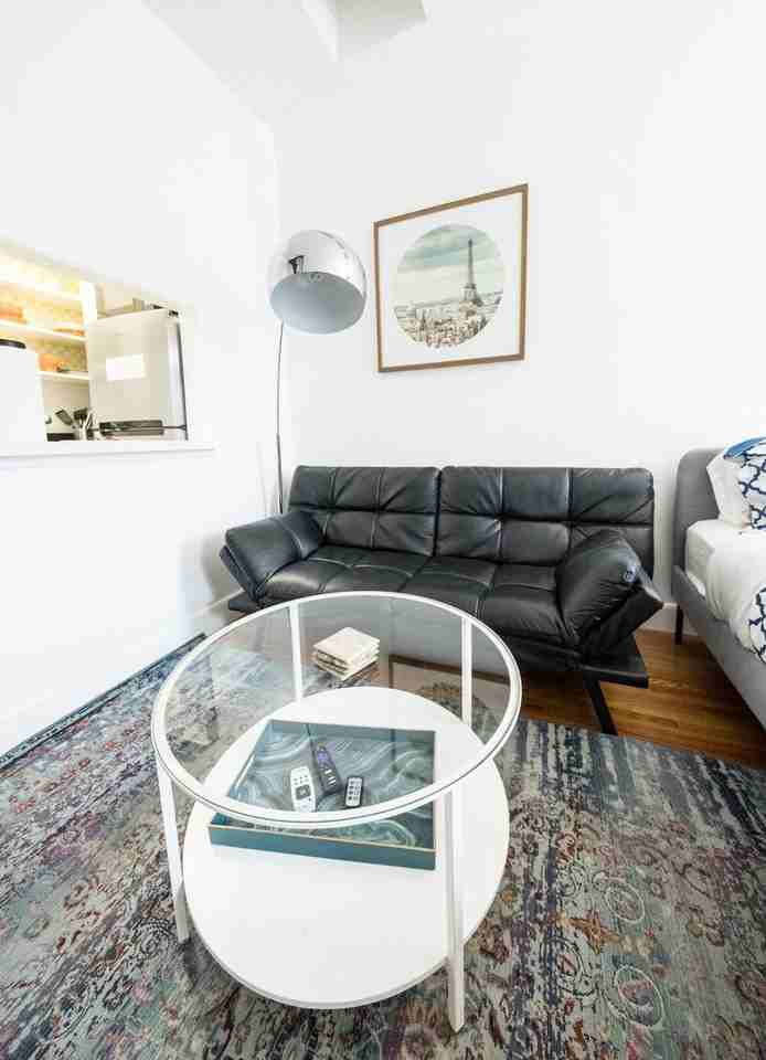 324 E 75th St #1466393P - Photo 2 of 31